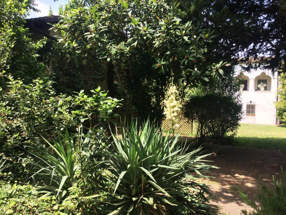 Agriturismo "Borgo Madonna Degli Angeli" - Charming Cottages In The Gardens ! Tocco da Casauria Exterior foto